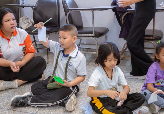 ภาพกิจกรรม  คณะวิทยาศาสตร์และเทคโนโลยี มหาวิทยาลัยราชภัฏกำแพงเพชร ร่วมกับโรงเรียนเทศบาล 2 (วัดทุ่งสวน) สังกัดเทศบาลเมืองกำแพงเพชร จัดกิจกรรมค่ายปฏิบัติการทางวิทยาศาสตร์