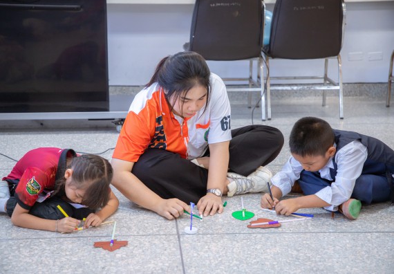 ภาพกิจกรรม  คณะวิทยาศาสตร์และเทคโนโลยี มหาวิทยาลัยราชภัฏกำแพงเพชร ร่วมกับโรงเรียนเทศบาล 2 (วัดทุ่งสวน) สังกัดเทศบาลเมืองกำแพงเพชร จัดกิจกรรมค่ายปฏิบัติการทางวิทยาศาสตร์