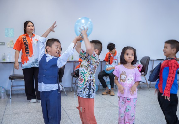 ภาพกิจกรรม  คณะวิทยาศาสตร์และเทคโนโลยี มหาวิทยาลัยราชภัฏกำแพงเพชร ร่วมกับโรงเรียนเทศบาล 2 (วัดทุ่งสวน) สังกัดเทศบาลเมืองกำแพงเพชร จัดกิจกรรมค่ายปฏิบัติการทางวิทยาศาสตร์