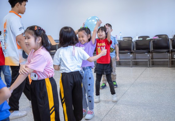 ภาพกิจกรรม  คณะวิทยาศาสตร์และเทคโนโลยี มหาวิทยาลัยราชภัฏกำแพงเพชร ร่วมกับโรงเรียนเทศบาล 2 (วัดทุ่งสวน) สังกัดเทศบาลเมืองกำแพงเพชร จัดกิจกรรมค่ายปฏิบัติการทางวิทยาศาสตร์