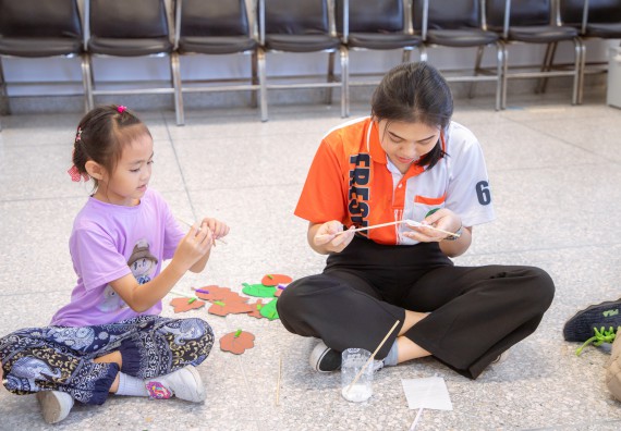 ภาพกิจกรรม  คณะวิทยาศาสตร์และเทคโนโลยี มหาวิทยาลัยราชภัฏกำแพงเพชร ร่วมกับโรงเรียนเทศบาล 2 (วัดทุ่งสวน) สังกัดเทศบาลเมืองกำแพงเพชร จัดกิจกรรมค่ายปฏิบัติการทางวิทยาศาสตร์