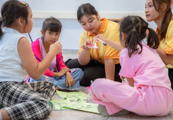 ภาพกิจกรรม  คณะวิทยาศาสตร์และเทคโนโลยี มหาวิทยาลัยราชภัฏกำแพงเพชร ร่วมกับโรงเรียนเทศบาล 2 (วัดทุ่งสวน) สังกัดเทศบาลเมืองกำแพงเพชร จัดกิจกรรมค่ายปฏิบัติการทางวิทยาศาสตร์