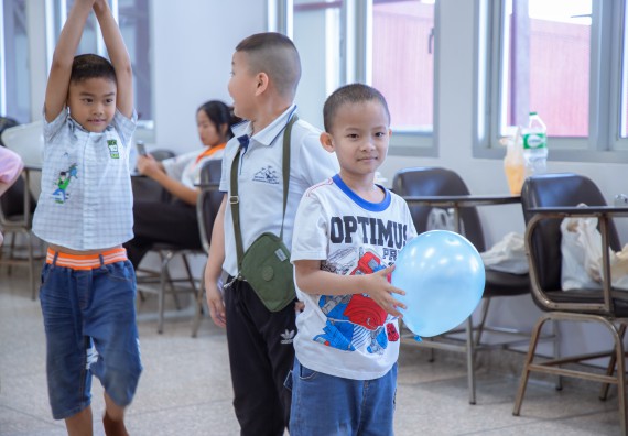 ภาพกิจกรรม  คณะวิทยาศาสตร์และเทคโนโลยี มหาวิทยาลัยราชภัฏกำแพงเพชร ร่วมกับโรงเรียนเทศบาล 2 (วัดทุ่งสวน) สังกัดเทศบาลเมืองกำแพงเพชร จัดกิจกรรมค่ายปฏิบัติการทางวิทยาศาสตร์