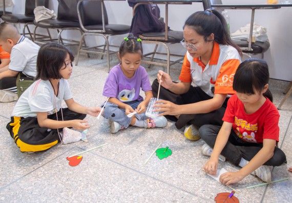 ภาพกิจกรรม  คณะวิทยาศาสตร์และเทคโนโลยี มหาวิทยาลัยราชภัฏกำแพงเพชร ร่วมกับโรงเรียนเทศบาล 2 (วัดทุ่งสวน) สังกัดเทศบาลเมืองกำแพงเพชร จัดกิจกรรมค่ายปฏิบัติการทางวิทยาศาสตร์