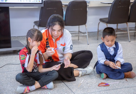 ภาพกิจกรรม  คณะวิทยาศาสตร์และเทคโนโลยี มหาวิทยาลัยราชภัฏกำแพงเพชร ร่วมกับโรงเรียนเทศบาล 2 (วัดทุ่งสวน) สังกัดเทศบาลเมืองกำแพงเพชร จัดกิจกรรมค่ายปฏิบัติการทางวิทยาศาสตร์