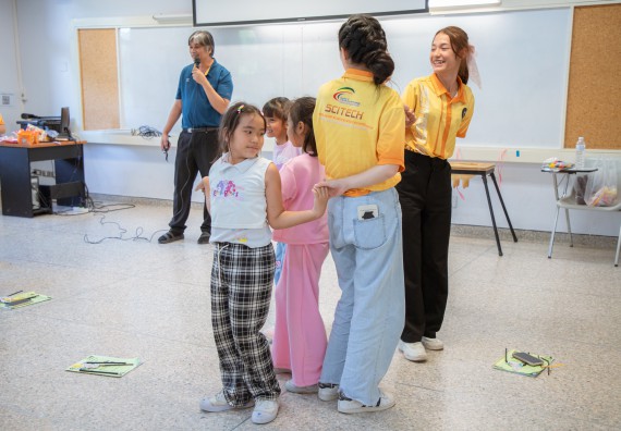 ภาพกิจกรรม  คณะวิทยาศาสตร์และเทคโนโลยี มหาวิทยาลัยราชภัฏกำแพงเพชร ร่วมกับโรงเรียนเทศบาล 2 (วัดทุ่งสวน) สังกัดเทศบาลเมืองกำแพงเพชร จัดกิจกรรมค่ายปฏิบัติการทางวิทยาศาสตร์