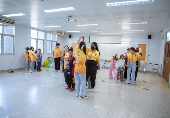 ภาพกิจกรรม  คณะวิทยาศาสตร์และเทคโนโลยี มหาวิทยาลัยราชภัฏกำแพงเพชร ร่วมกับโรงเรียนเทศบาล 2 (วัดทุ่งสวน) สังกัดเทศบาลเมืองกำแพงเพชร จัดกิจกรรมค่ายปฏิบัติการทางวิทยาศาสตร์