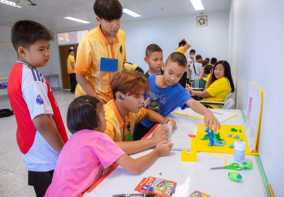 ภาพกิจกรรม  คณะวิทยาศาสตร์และเทคโนโลยี มหาวิทยาลัยราชภัฏกำแพงเพชร ร่วมกับโรงเรียนเทศบาล 2 (วัดทุ่งสวน) สังกัดเทศบาลเมืองกำแพงเพชร จัดกิจกรรมค่ายปฏิบัติการทางวิทยาศาสตร์