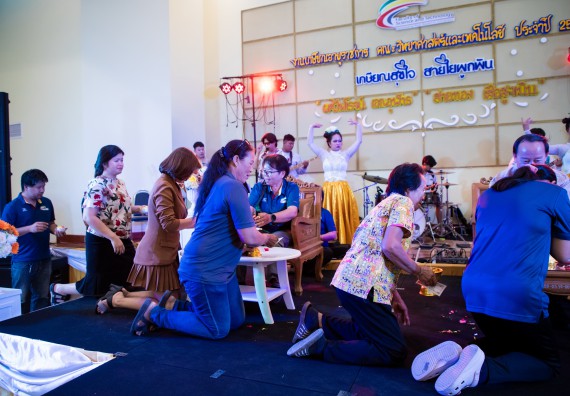 ภาพกิจกรรม   คณะวิทยาศาสตร์และเทคโนโลยี มหาวิทยาลัยราชภัฏกำแพงเพชร จัดงานเกษียณอายุราชการ คณะวิทยาศาสตร์และเทคโนโลยี ประจำปี 2567