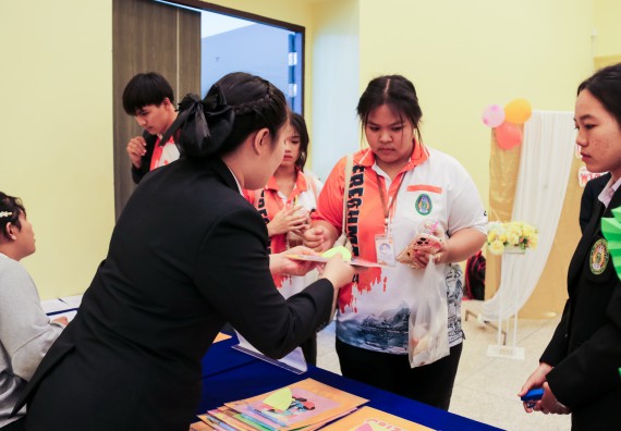 ภาพกิจกรรม  โปรแกรมวิชาสาธารณสุขศาสตร์ คณะวิทยาศาสตร์และเทคโนโลยี มหาวิทยาลัยราชภัฏกำแพงเพชร ได้จัดกิจกรรมการสัมมนาในหัวข้อ “เข้าใจสุขภาพจิต พิชิตสุขภาพใจ”