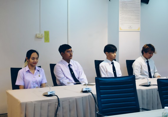 ภาพกิจกรรม  ผู้บริหารคณะวิทยาศาสตร์และเทคโนโลยีจัดพิธีมอบทุนเพื่อการศึกษาให้กับนักศึกษาคณะวิทยาศาสตร์และเทคโนโลยี