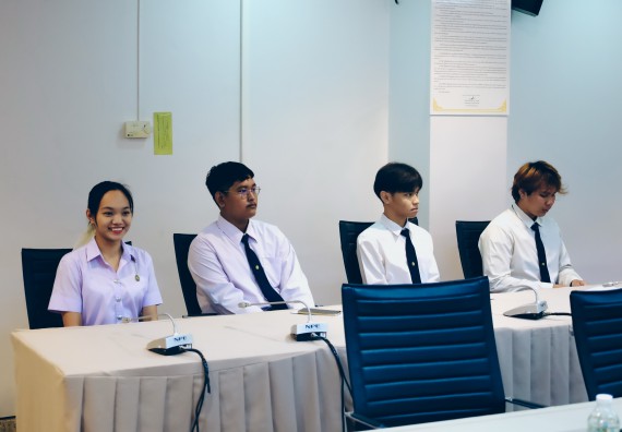 ภาพกิจกรรม  ผู้บริหารคณะวิทยาศาสตร์และเทคโนโลยีจัดพิธีมอบทุนเพื่อการศึกษาให้กับนักศึกษาคณะวิทยาศาสตร์และเทคโนโลยี