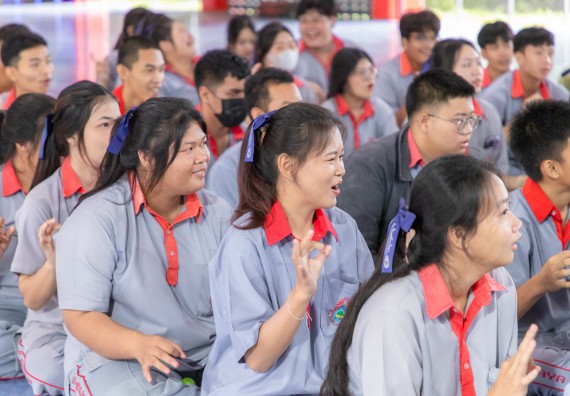 ภาพกิจกรรมคณะวิทยาศาสตร์และเทคโนโลยี มหาวิทยาลัยราชภัฏกำแพงเพชร จัดกิจกรรมค่ายวิชาการเพื่อพัฒนากำลังคนด้านวิทยาศาสตร์และเทคโนโลยี ปีการศึกษา 2567  โรงเรียนสักงามวิทยา