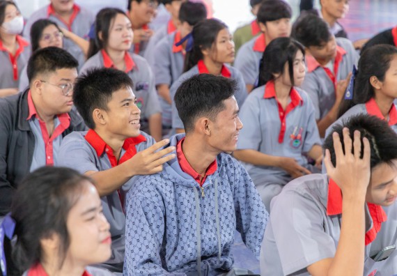 ภาพกิจกรรมคณะวิทยาศาสตร์และเทคโนโลยี มหาวิทยาลัยราชภัฏกำแพงเพชร จัดกิจกรรมค่ายวิชาการเพื่อพัฒนากำลังคนด้านวิทยาศาสตร์และเทคโนโลยี ปีการศึกษา 2567  โรงเรียนสักงามวิทยา