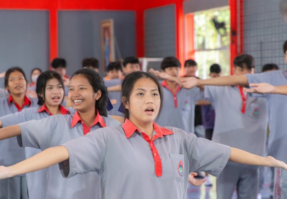 ภาพกิจกรรมคณะวิทยาศาสตร์และเทคโนโลยี มหาวิทยาลัยราชภัฏกำแพงเพชร จัดกิจกรรมค่ายวิชาการเพื่อพัฒนากำลังคนด้านวิทยาศาสตร์และเทคโนโลยี ปีการศึกษา 2567  โรงเรียนสักงามวิทยา