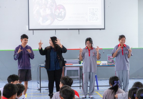 ภาพกิจกรรมคณะวิทยาศาสตร์และเทคโนโลยี มหาวิทยาลัยราชภัฏกำแพงเพชร จัดกิจกรรมค่ายวิชาการเพื่อพัฒนากำลังคนด้านวิทยาศาสตร์และเทคโนโลยี ปีการศึกษา 2567  โรงเรียนสักงามวิทยา