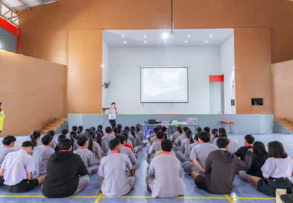 ภาพกิจกรรมคณะวิทยาศาสตร์และเทคโนโลยี มหาวิทยาลัยราชภัฏกำแพงเพชร จัดกิจกรรมค่ายวิชาการเพื่อพัฒนากำลังคนด้านวิทยาศาสตร์และเทคโนโลยี ปีการศึกษา 2567  โรงเรียนสักงามวิทยา