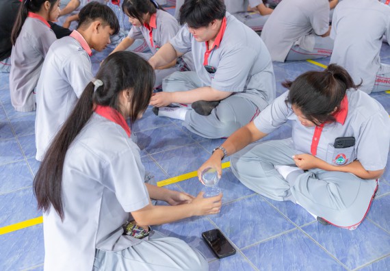 ภาพกิจกรรมคณะวิทยาศาสตร์และเทคโนโลยี มหาวิทยาลัยราชภัฏกำแพงเพชร จัดกิจกรรมค่ายวิชาการเพื่อพัฒนากำลังคนด้านวิทยาศาสตร์และเทคโนโลยี ปีการศึกษา 2567  โรงเรียนสักงามวิทยา