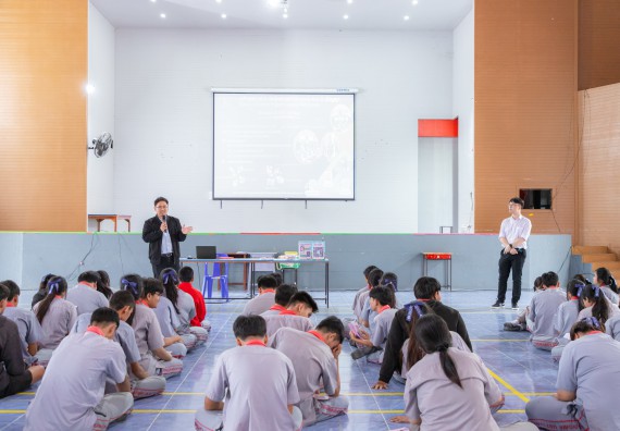 ภาพกิจกรรมคณะวิทยาศาสตร์และเทคโนโลยี มหาวิทยาลัยราชภัฏกำแพงเพชร จัดกิจกรรมค่ายวิชาการเพื่อพัฒนากำลังคนด้านวิทยาศาสตร์และเทคโนโลยี ปีการศึกษา 2567  โรงเรียนสักงามวิทยา