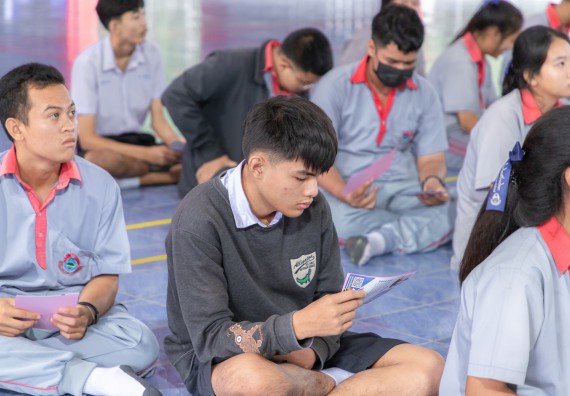 ภาพกิจกรรมคณะวิทยาศาสตร์และเทคโนโลยี มหาวิทยาลัยราชภัฏกำแพงเพชร จัดกิจกรรมค่ายวิชาการเพื่อพัฒนากำลังคนด้านวิทยาศาสตร์และเทคโนโลยี ปีการศึกษา 2567  โรงเรียนสักงามวิทยา