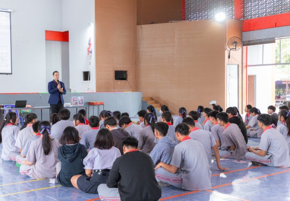 ภาพกิจกรรมคณะวิทยาศาสตร์และเทคโนโลยี มหาวิทยาลัยราชภัฏกำแพงเพชร จัดกิจกรรมค่ายวิชาการเพื่อพัฒนากำลังคนด้านวิทยาศาสตร์และเทคโนโลยี ปีการศึกษา 2567  โรงเรียนสักงามวิทยา