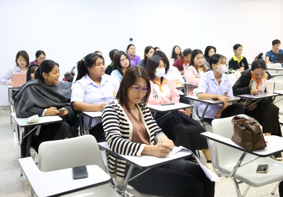 ภาพกิจกรรม  โปรแกรมวิชาเคมี จัดอบรมเชิงปฏิบัติการชุดเครื่องมือวิเคราะห์สารสำคัญด้วยแสงอินฟราเรด (Fourier Transform Infrared Spectrometer)