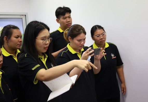 ภาพกิจกรรม  โปรแกรมวิชาเคมี จัดอบรมเชิงปฏิบัติการชุดเครื่องมือวิเคราะห์สารสำคัญด้วยแสงอินฟราเรด (Fourier Transform Infrared Spectrometer)