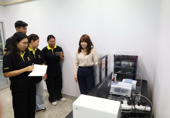 ภาพกิจกรรม  โปรแกรมวิชาเคมี จัดอบรมเชิงปฏิบัติการชุดเครื่องมือวิเคราะห์สารสำคัญด้วยแสงอินฟราเรด (Fourier Transform Infrared Spectrometer)