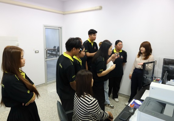 ภาพกิจกรรม  โปรแกรมวิชาเคมี จัดอบรมเชิงปฏิบัติการชุดเครื่องมือวิเคราะห์สารสำคัญด้วยแสงอินฟราเรด (Fourier Transform Infrared Spectrometer)