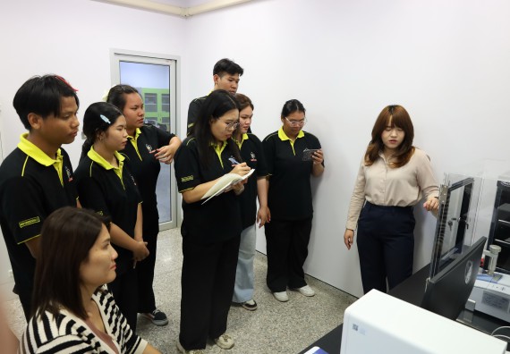 ภาพกิจกรรม  โปรแกรมวิชาเคมี จัดอบรมเชิงปฏิบัติการชุดเครื่องมือวิเคราะห์สารสำคัญด้วยแสงอินฟราเรด (Fourier Transform Infrared Spectrometer)