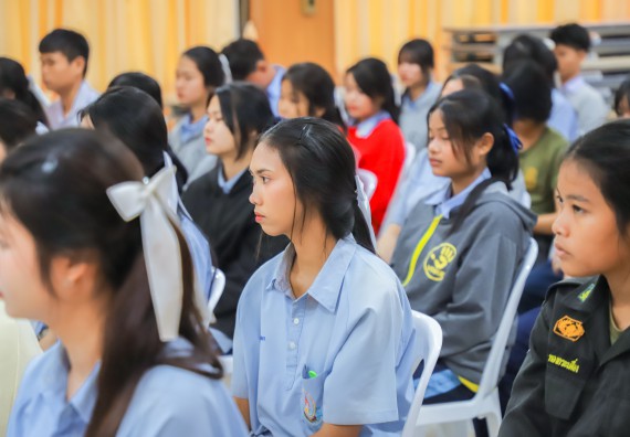 ภาพกิจกรรม  คณะวิทยาศาสตร์และเทคโนโลยี มหาวิทยาลัยราชภัฏกำแพงเพชร จัดกิจกรรมค่ายวิชาการเพื่อพัฒนากำลังคนด้านวิทยาศาสตร์และเทคโนโลยี ปีการศึกษา 2567  โรงเรียนมัธยมพัชรกิติยาภา 2 กำแพงเพชร