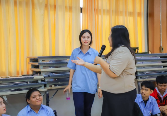 ภาพกิจกรรม  คณะวิทยาศาสตร์และเทคโนโลยี มหาวิทยาลัยราชภัฏกำแพงเพชร จัดกิจกรรมค่ายวิชาการเพื่อพัฒนากำลังคนด้านวิทยาศาสตร์และเทคโนโลยี ปีการศึกษา 2567  โรงเรียนมัธยมพัชรกิติยาภา 2 กำแพงเพชร