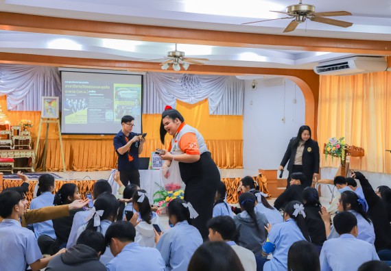 ภาพกิจกรรม  คณะวิทยาศาสตร์และเทคโนโลยี มหาวิทยาลัยราชภัฏกำแพงเพชร จัดกิจกรรมค่ายวิชาการเพื่อพัฒนากำลังคนด้านวิทยาศาสตร์และเทคโนโลยี ปีการศึกษา 2567  โรงเรียนมัธยมพัชรกิติยาภา 2 กำแพงเพชร