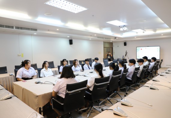 ภาพกิจกรรม หลักสูตรนวัตกรรมและธุรกิจอาหาร คณะวิทยาศาสตร์และเทคโนโลยีมอบทุนการศึกษาแรกเข้าแก่นักศึกษาของหลักสูตร