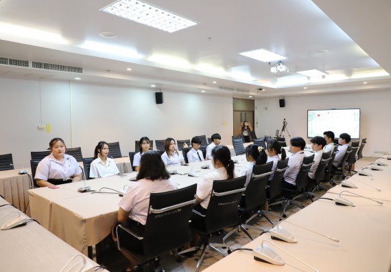 ภาพกิจกรรม หลักสูตรนวัตกรรมและธุรกิจอาหาร คณะวิทยาศาสตร์และเทคโนโลยีมอบทุนการศึกษาแรกเข้าแก่นักศึกษาของหลักสูตร