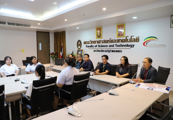 ภาพกิจกรรม หลักสูตรนวัตกรรมและธุรกิจอาหาร คณะวิทยาศาสตร์และเทคโนโลยีมอบทุนการศึกษาแรกเข้าแก่นักศึกษาของหลักสูตร