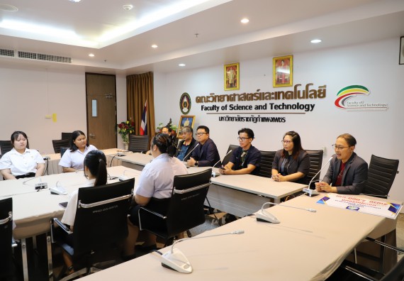 ภาพกิจกรรม หลักสูตรนวัตกรรมและธุรกิจอาหาร คณะวิทยาศาสตร์และเทคโนโลยีมอบทุนการศึกษาแรกเข้าแก่นักศึกษาของหลักสูตร