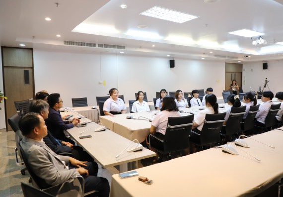 ภาพกิจกรรม หลักสูตรนวัตกรรมและธุรกิจอาหาร คณะวิทยาศาสตร์และเทคโนโลยีมอบทุนการศึกษาแรกเข้าแก่นักศึกษาของหลักสูตร