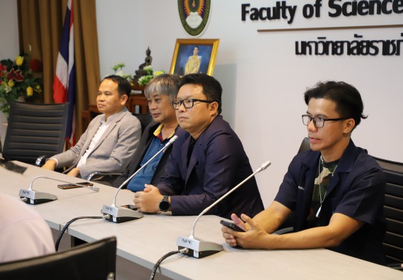 ภาพกิจกรรม หลักสูตรนวัตกรรมและธุรกิจอาหาร คณะวิทยาศาสตร์และเทคโนโลยีมอบทุนการศึกษาแรกเข้าแก่นักศึกษาของหลักสูตร