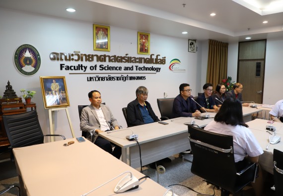 ภาพกิจกรรม หลักสูตรนวัตกรรมและธุรกิจอาหาร คณะวิทยาศาสตร์และเทคโนโลยีมอบทุนการศึกษาแรกเข้าแก่นักศึกษาของหลักสูตร