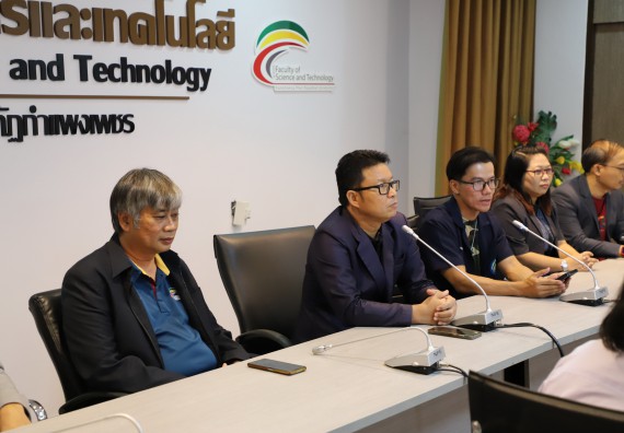 ภาพกิจกรรม หลักสูตรนวัตกรรมและธุรกิจอาหาร คณะวิทยาศาสตร์และเทคโนโลยีมอบทุนการศึกษาแรกเข้าแก่นักศึกษาของหลักสูตร