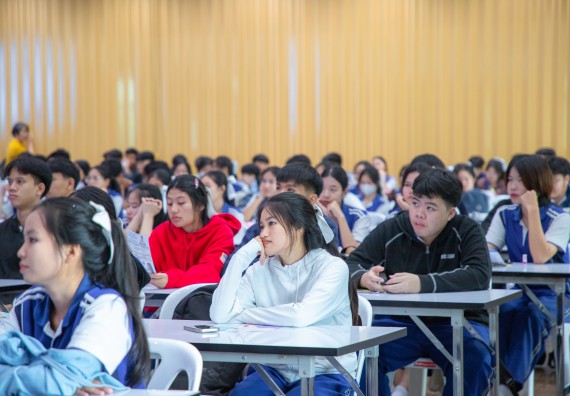 ภาพกิจกรรม  คณะวิทยาศาสตร์และเทคโนโลยี มหาวิทยาลัยราชภัฏกำแพงเพชร จัดกิจกรรมค่ายวิชาการเพื่อพัฒนากำลังคนด้านวิทยาศาสตร์และเทคโนโลยี ปีการศึกษา 2567  โรงเรียนผดุงปัญญา