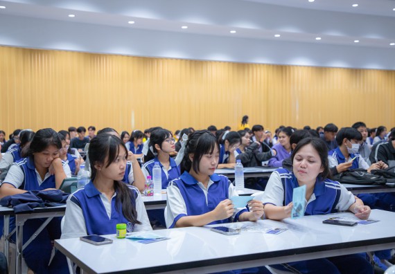 ภาพกิจกรรม  คณะวิทยาศาสตร์และเทคโนโลยี มหาวิทยาลัยราชภัฏกำแพงเพชร จัดกิจกรรมค่ายวิชาการเพื่อพัฒนากำลังคนด้านวิทยาศาสตร์และเทคโนโลยี ปีการศึกษา 2567  โรงเรียนผดุงปัญญา