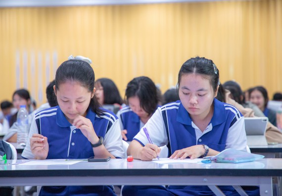 ภาพกิจกรรม  คณะวิทยาศาสตร์และเทคโนโลยี มหาวิทยาลัยราชภัฏกำแพงเพชร จัดกิจกรรมค่ายวิชาการเพื่อพัฒนากำลังคนด้านวิทยาศาสตร์และเทคโนโลยี ปีการศึกษา 2567  โรงเรียนผดุงปัญญา