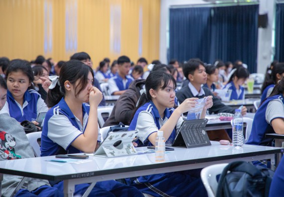 ภาพกิจกรรม  คณะวิทยาศาสตร์และเทคโนโลยี มหาวิทยาลัยราชภัฏกำแพงเพชร จัดกิจกรรมค่ายวิชาการเพื่อพัฒนากำลังคนด้านวิทยาศาสตร์และเทคโนโลยี ปีการศึกษา 2567  โรงเรียนผดุงปัญญา