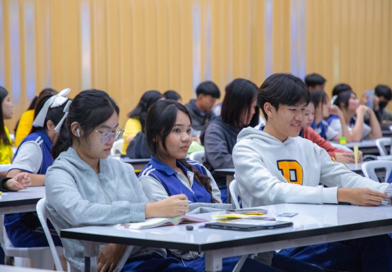 ภาพกิจกรรม  คณะวิทยาศาสตร์และเทคโนโลยี มหาวิทยาลัยราชภัฏกำแพงเพชร จัดกิจกรรมค่ายวิชาการเพื่อพัฒนากำลังคนด้านวิทยาศาสตร์และเทคโนโลยี ปีการศึกษา 2567  โรงเรียนผดุงปัญญา