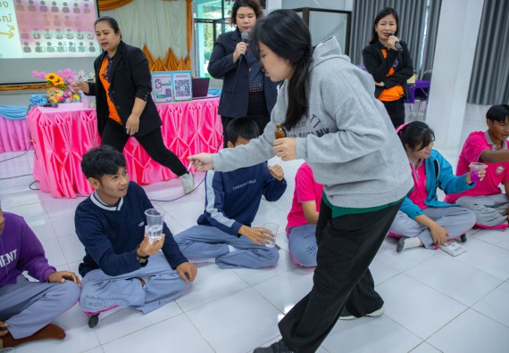 ภาพกิจกรรม  คณะวิทยาศาสตร์และเทคโนโลยี มหาวิทยาลัยราชภัฏกำแพงเพชร จัดกิจกรรมค่ายวิชาการเพื่อพัฒนากำลังคนด้านวิทยาศาสตร์และเทคโนโลยี ปีการศึกษา 2567 โรงเรียนราษฎร์ปรีชาวิทยาคม