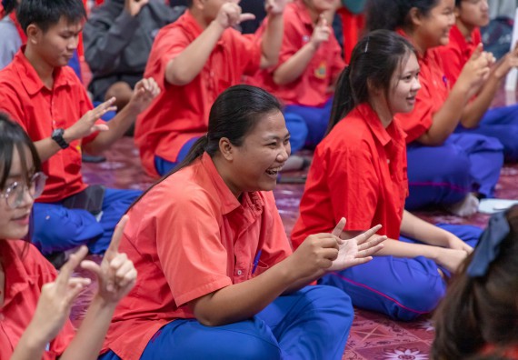 ภาพกิจกรรม  คณะวิทยาศาสตร์และเทคโนโลยี มหาวิทยาลัยราชภัฏกำแพงเพชร จัดกิจกรรมค่ายวิชาการเพื่อพัฒนากำลังคนด้านวิทยาศาสตร์และเทคโนโลยี ปีการศึกษา 2567 โรงเรียนเฉลิมพระเกียรติสมเด็จพระศรีนครินทร์ ฯ