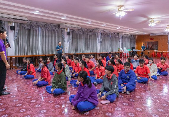 ภาพกิจกรรม  คณะวิทยาศาสตร์และเทคโนโลยี มหาวิทยาลัยราชภัฏกำแพงเพชร จัดกิจกรรมค่ายวิชาการเพื่อพัฒนากำลังคนด้านวิทยาศาสตร์และเทคโนโลยี ปีการศึกษา 2567 โรงเรียนเฉลิมพระเกียรติสมเด็จพระศรีนครินทร์ ฯ