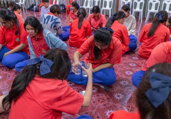 ภาพกิจกรรม  คณะวิทยาศาสตร์และเทคโนโลยี มหาวิทยาลัยราชภัฏกำแพงเพชร จัดกิจกรรมค่ายวิชาการเพื่อพัฒนากำลังคนด้านวิทยาศาสตร์และเทคโนโลยี ปีการศึกษา 2567 โรงเรียนเฉลิมพระเกียรติสมเด็จพระศรีนครินทร์ ฯ